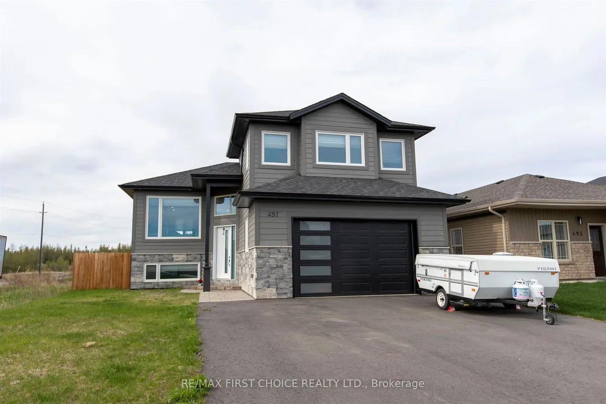 Detached in Thunder Bay