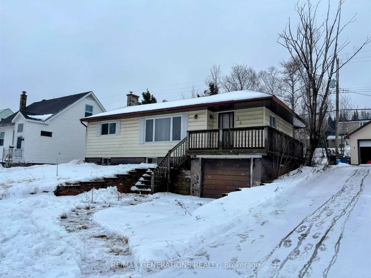 Detached in Manitouwadge