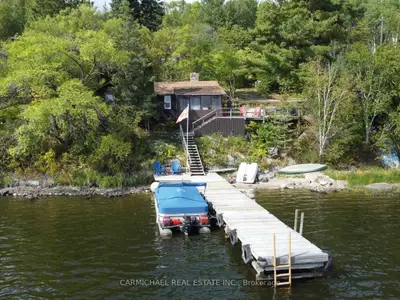 Detached in Kenora Remote Area