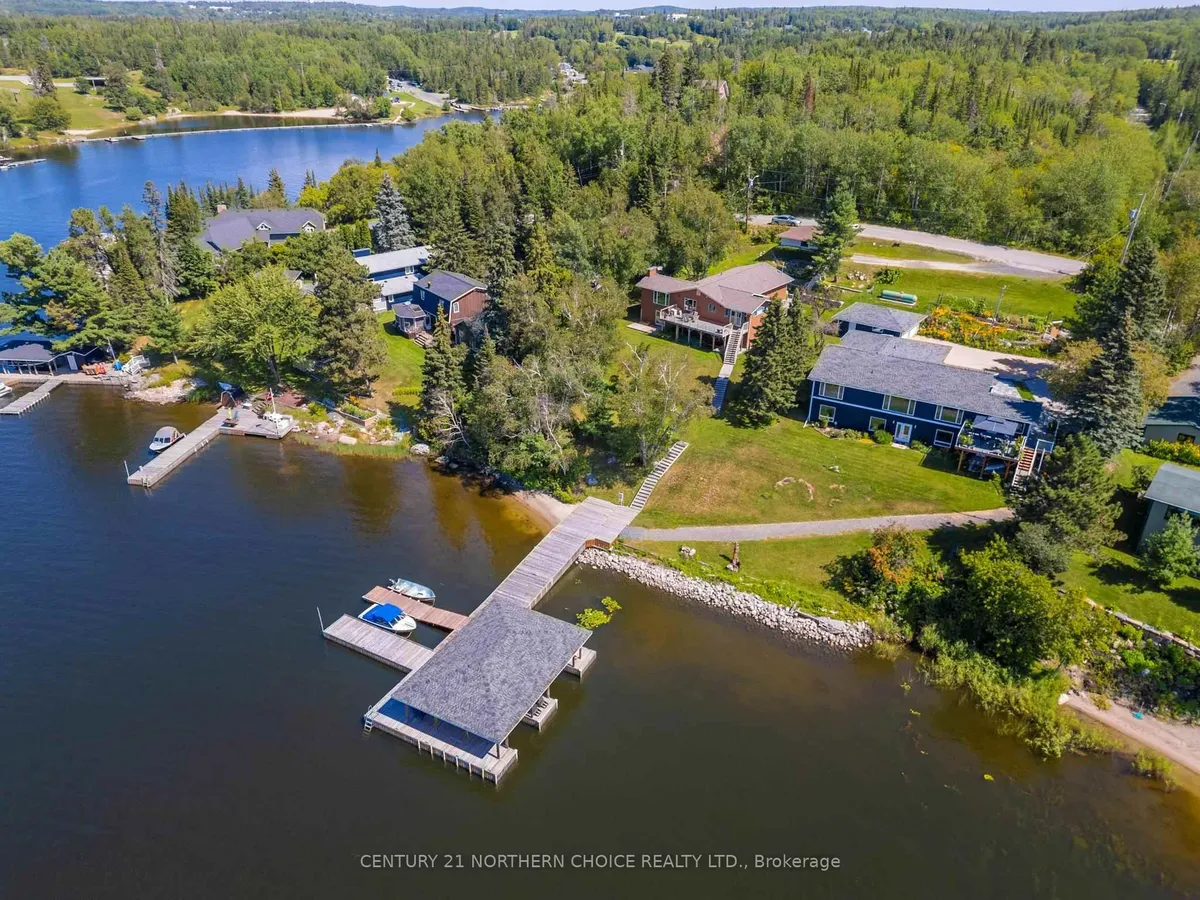 Detached in Kenora