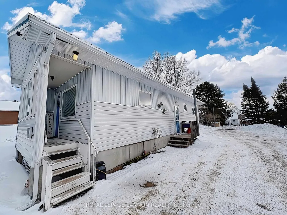 Detached in Nipigon