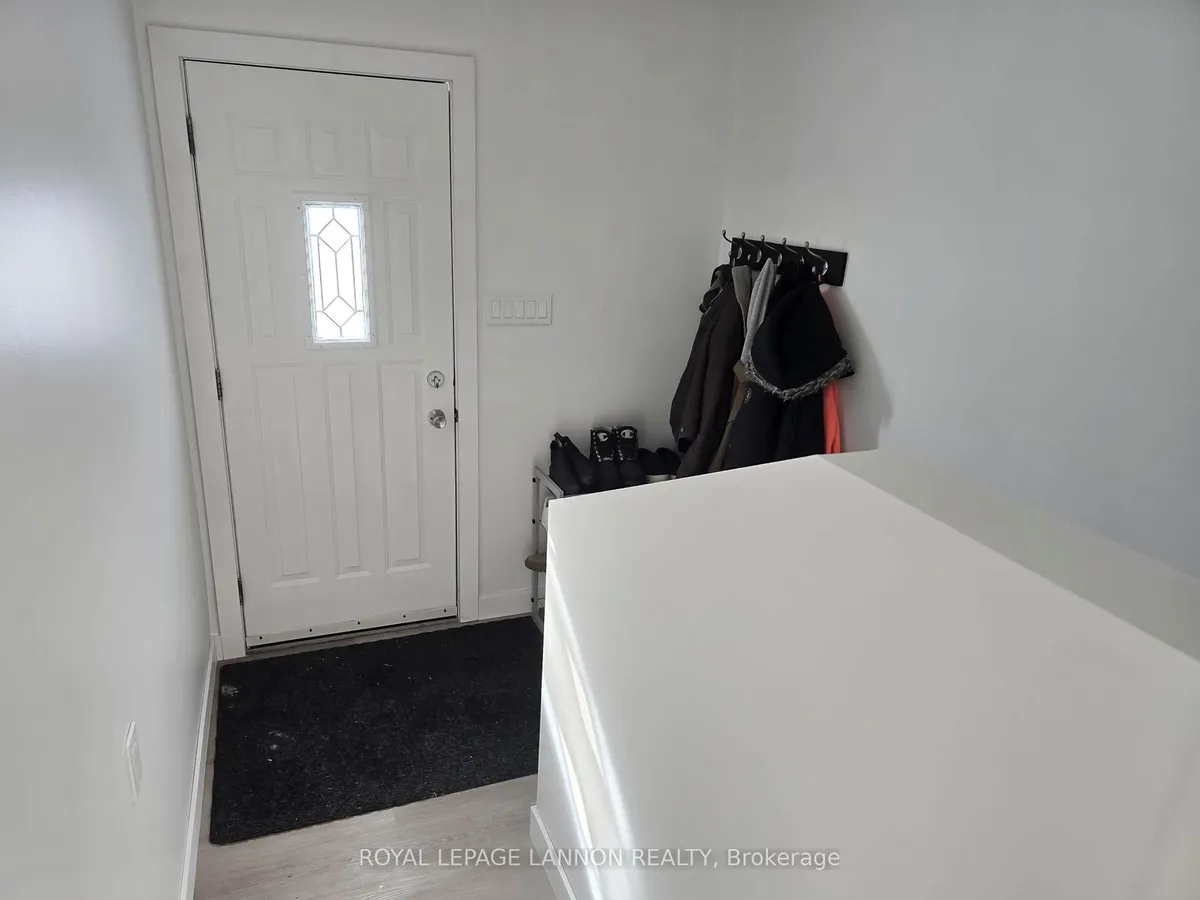 Detached in Thunder Bay