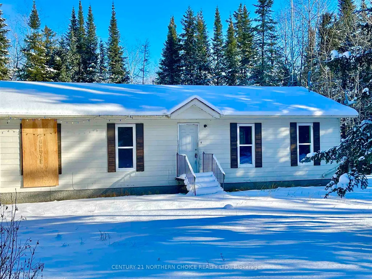 Detached in Dryden