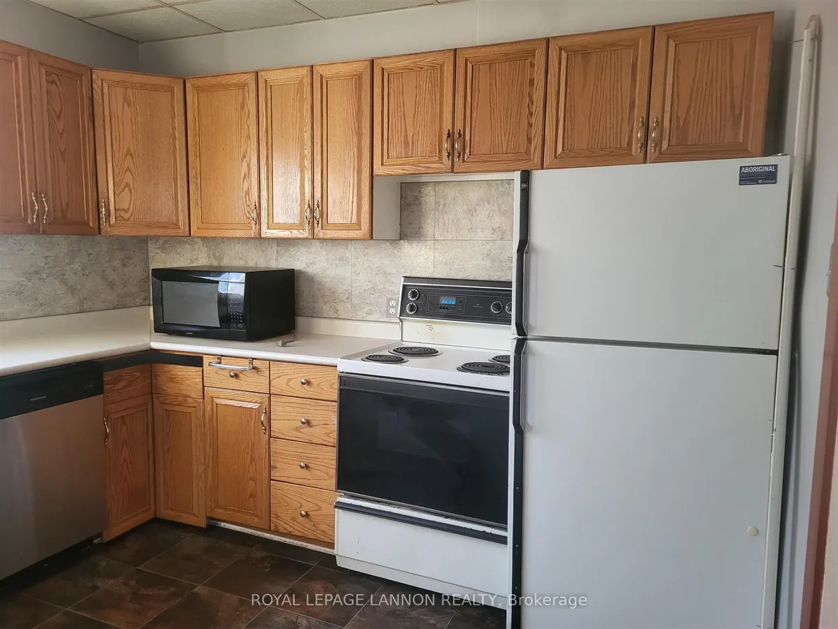 Detached in Thunder Bay