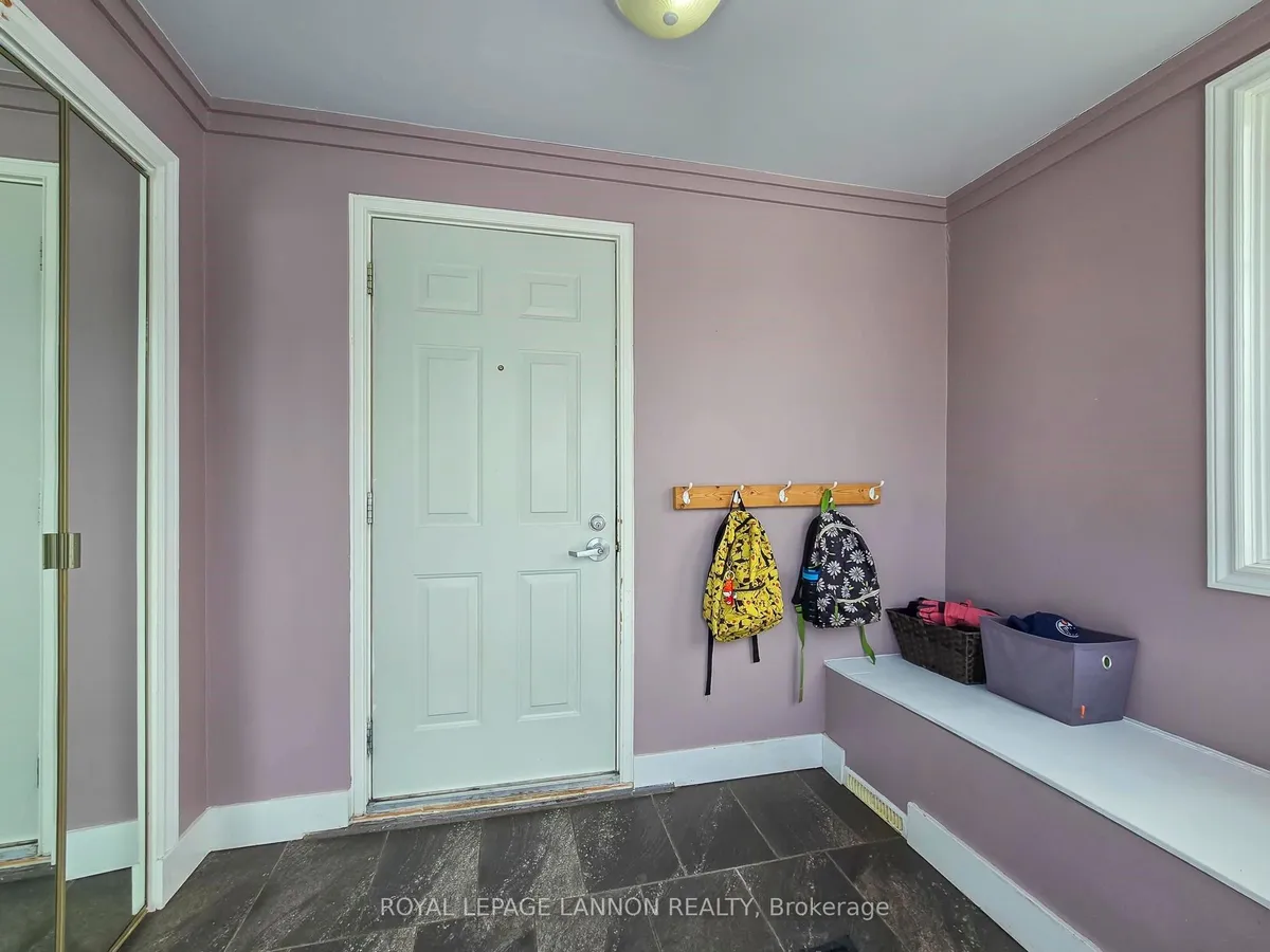 Detached in Thunder Bay