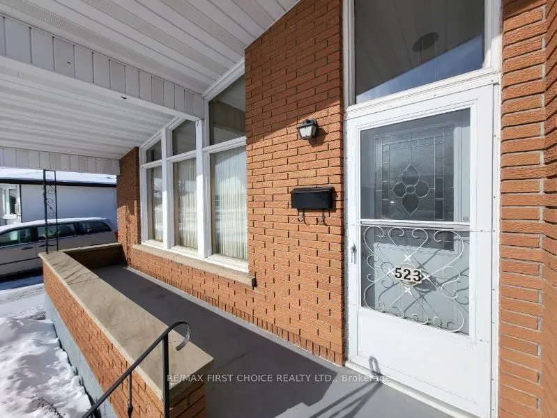 Detached in Thunder Bay