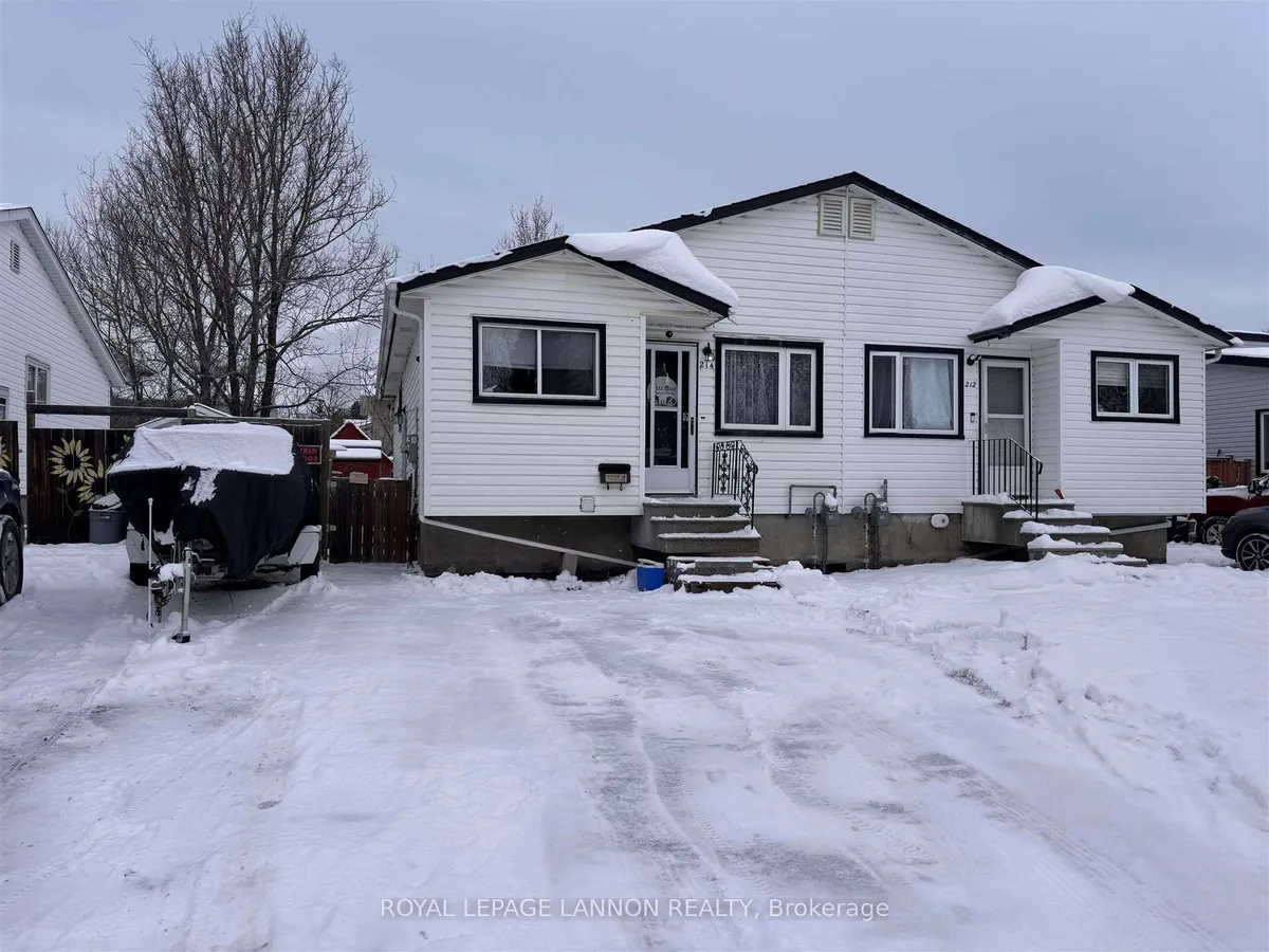 Semi-Detached in Thunder Bay