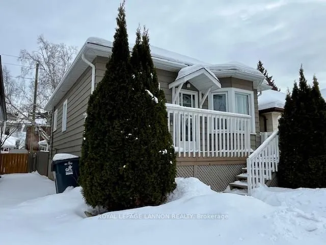 Detached in Thunder Bay