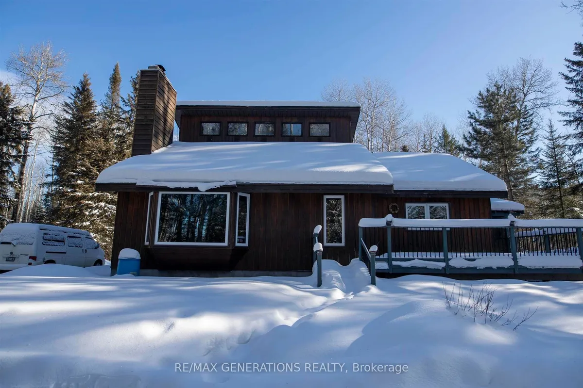 Detached in Thunder Bay Remote Area