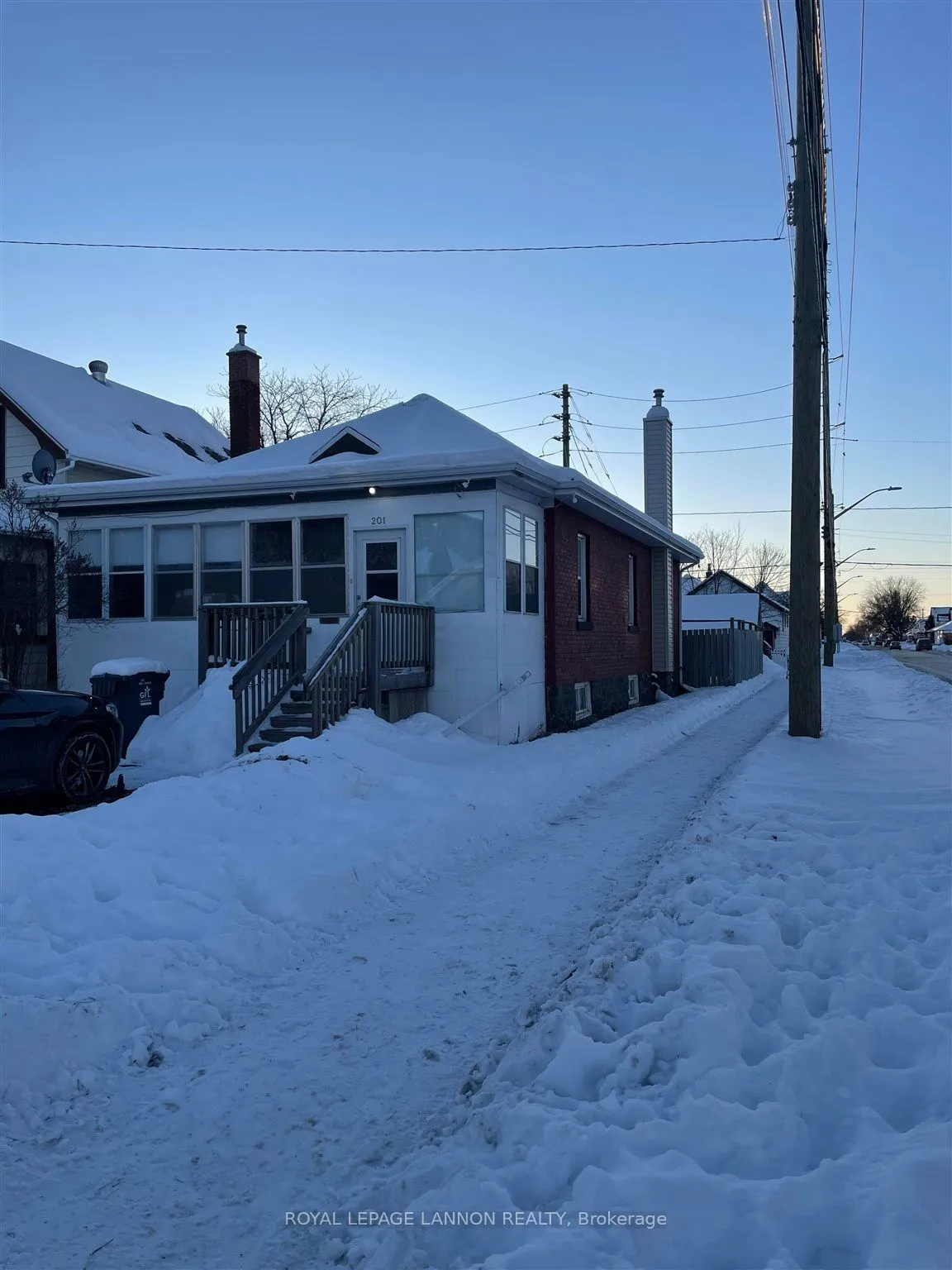 Detached in Thunder Bay