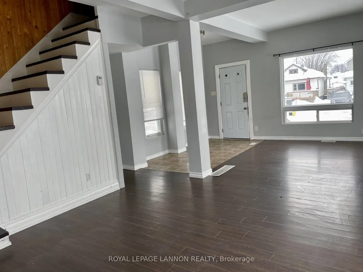 Detached in Thunder Bay
