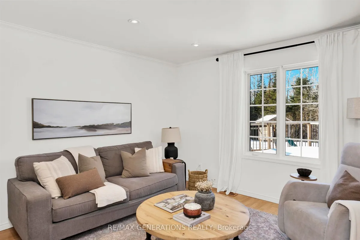 Detached in Thunder Bay Remote Area