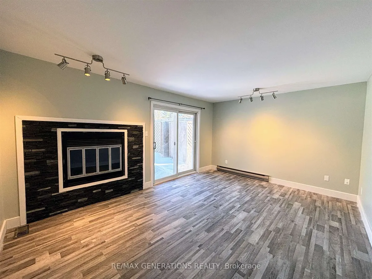 Detached in Marathon