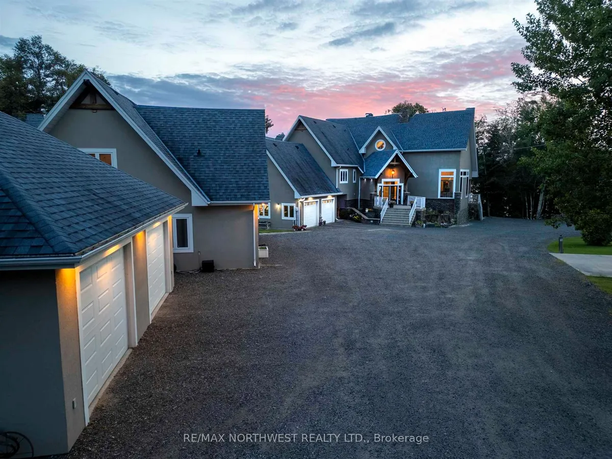 Detached in Kenora Remote Area