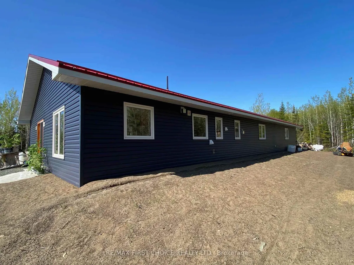 Detached in Neebing