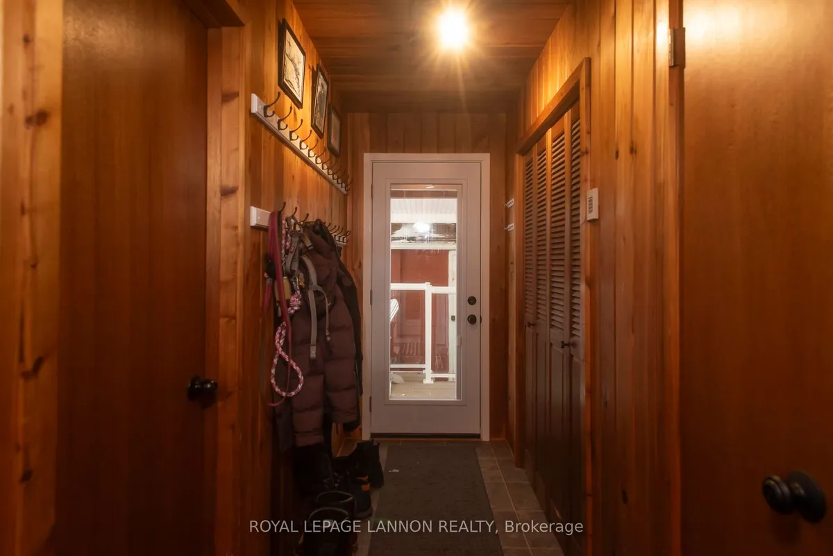 Detached in Thunder Bay Remote Area