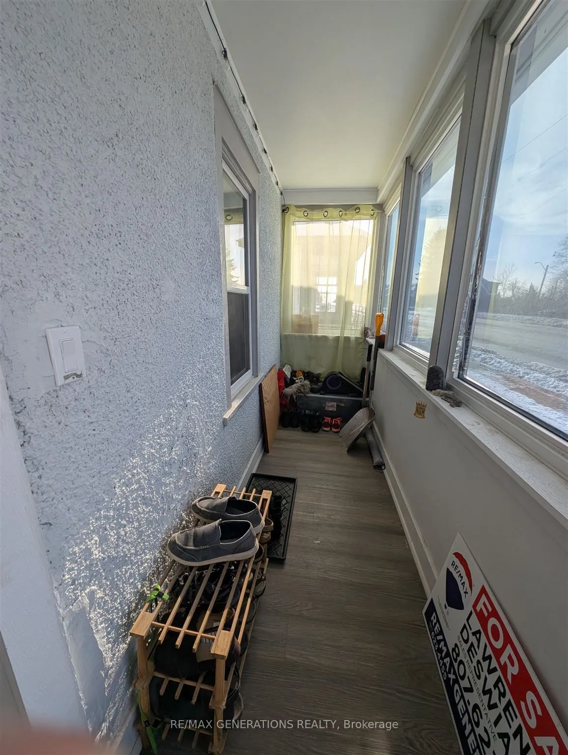 Detached in Thunder Bay