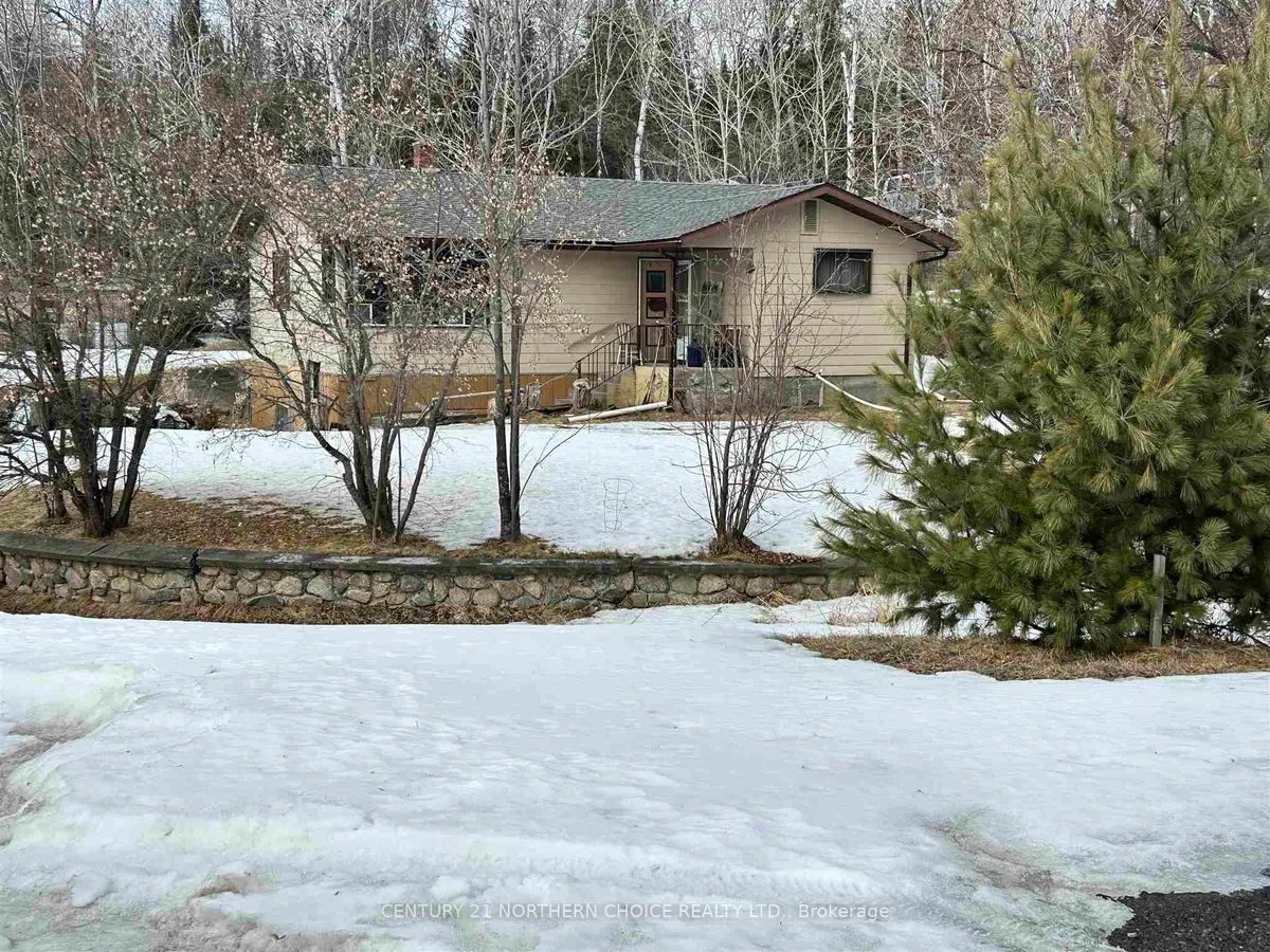 Detached in Sioux Narrows-Nestor Falls