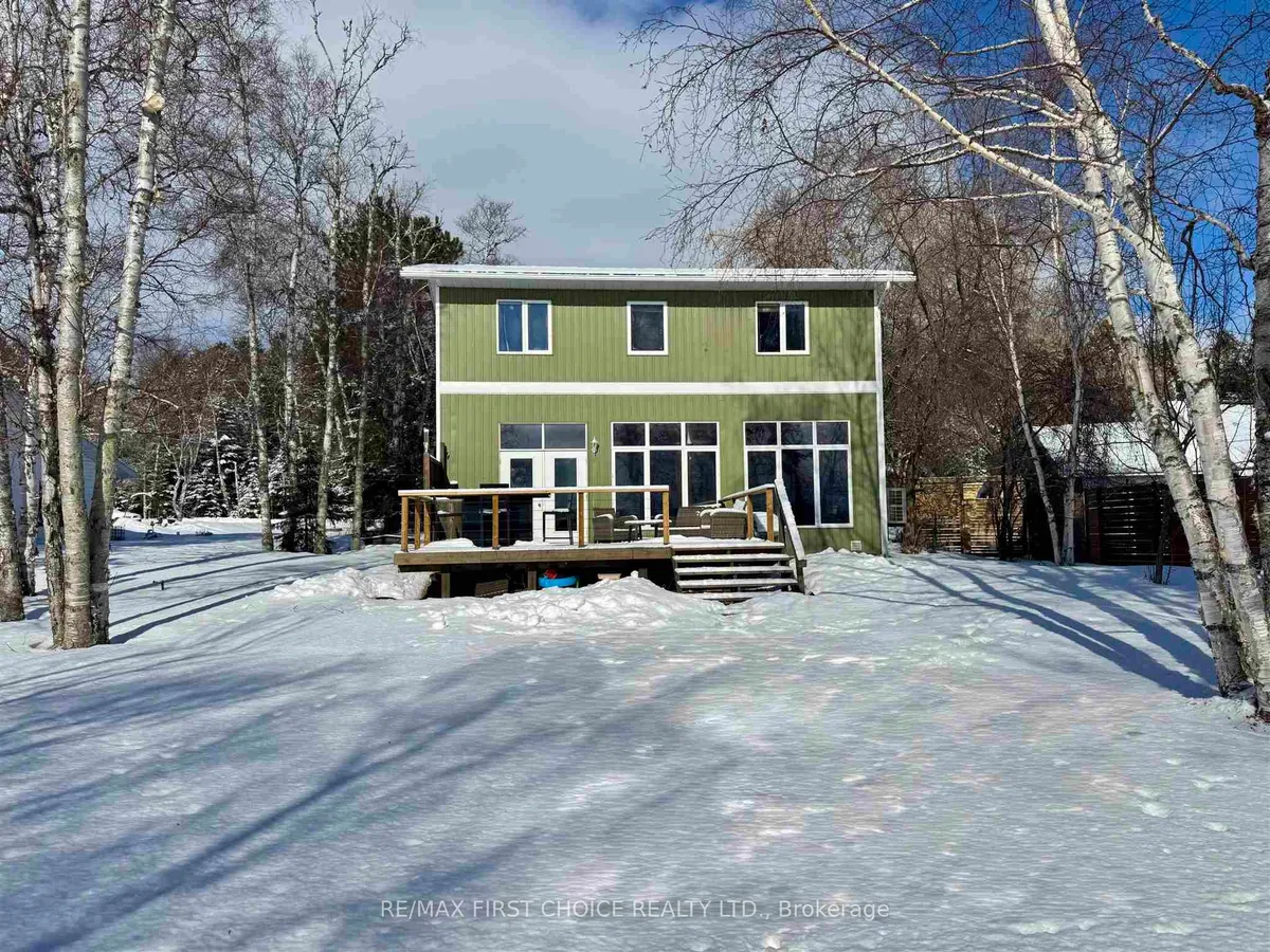 Detached in Dryden