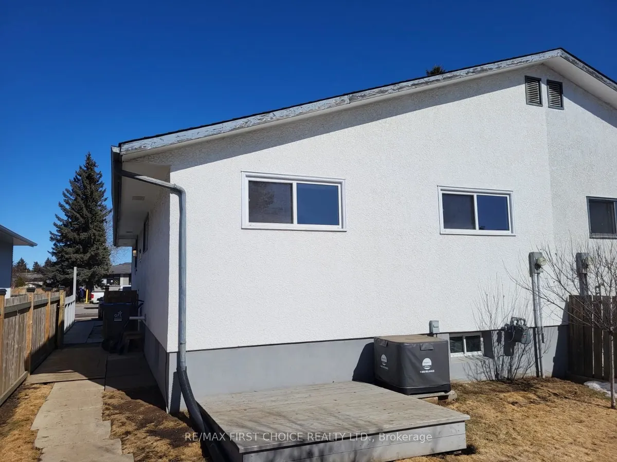 Semi-Detached in Thunder Bay