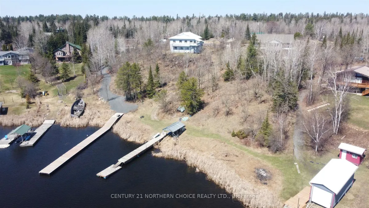 Detached in Kenora Remote Area