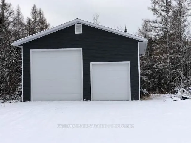 Detached in Dryden