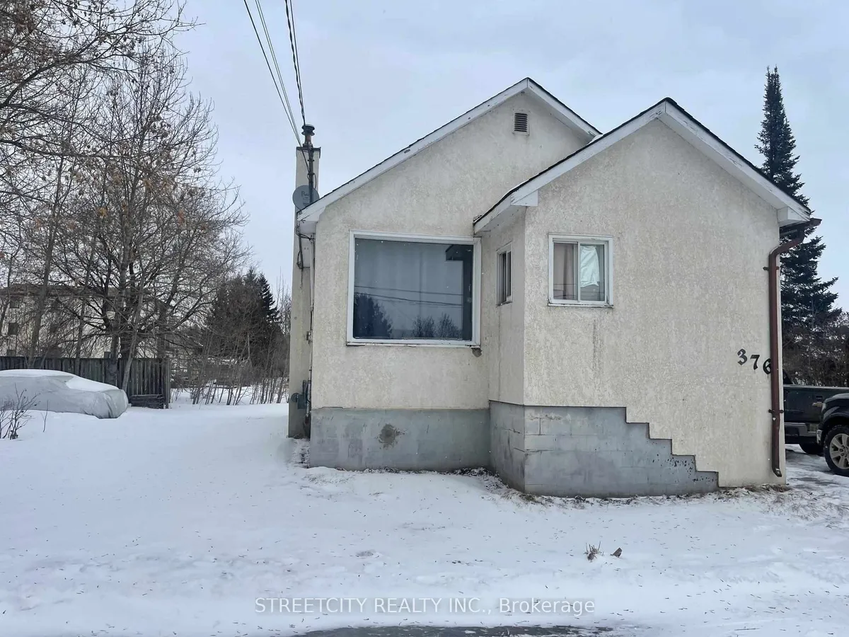 Detached in Thunder Bay