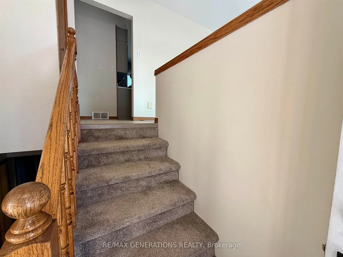 Detached in Thunder Bay