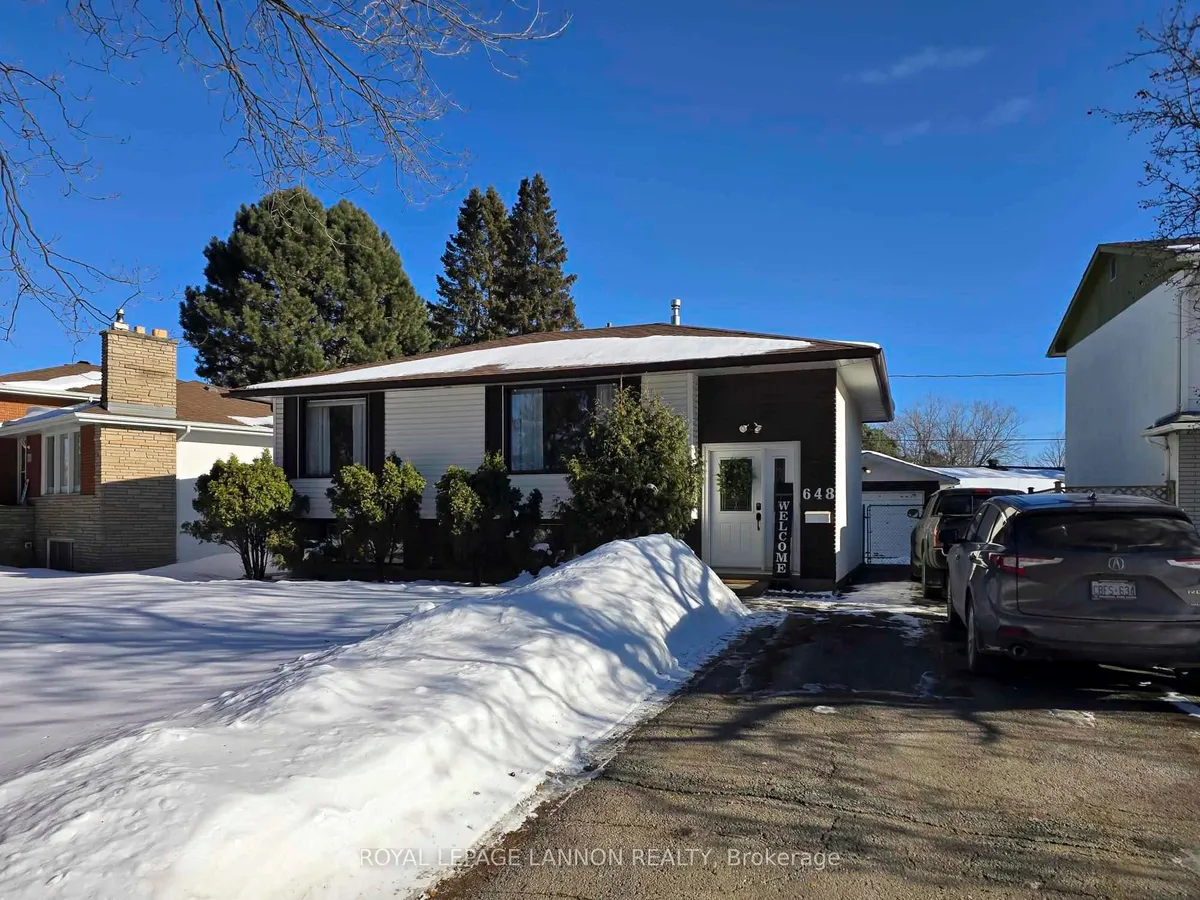 Detached in Thunder Bay