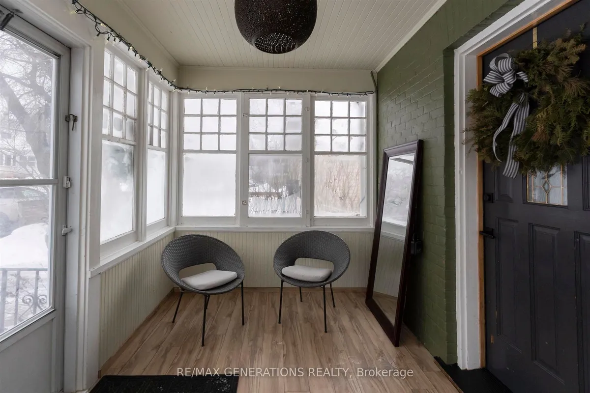 Detached in Thunder Bay