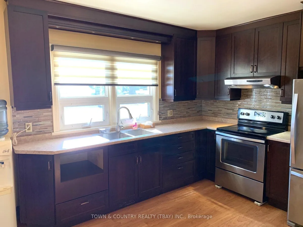 Detached in Thunder Bay