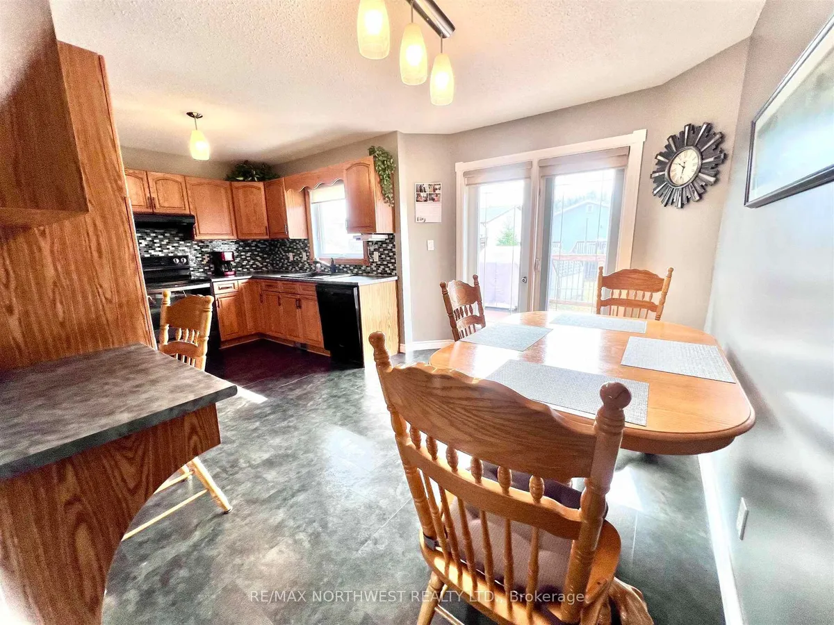 Detached in Kenora