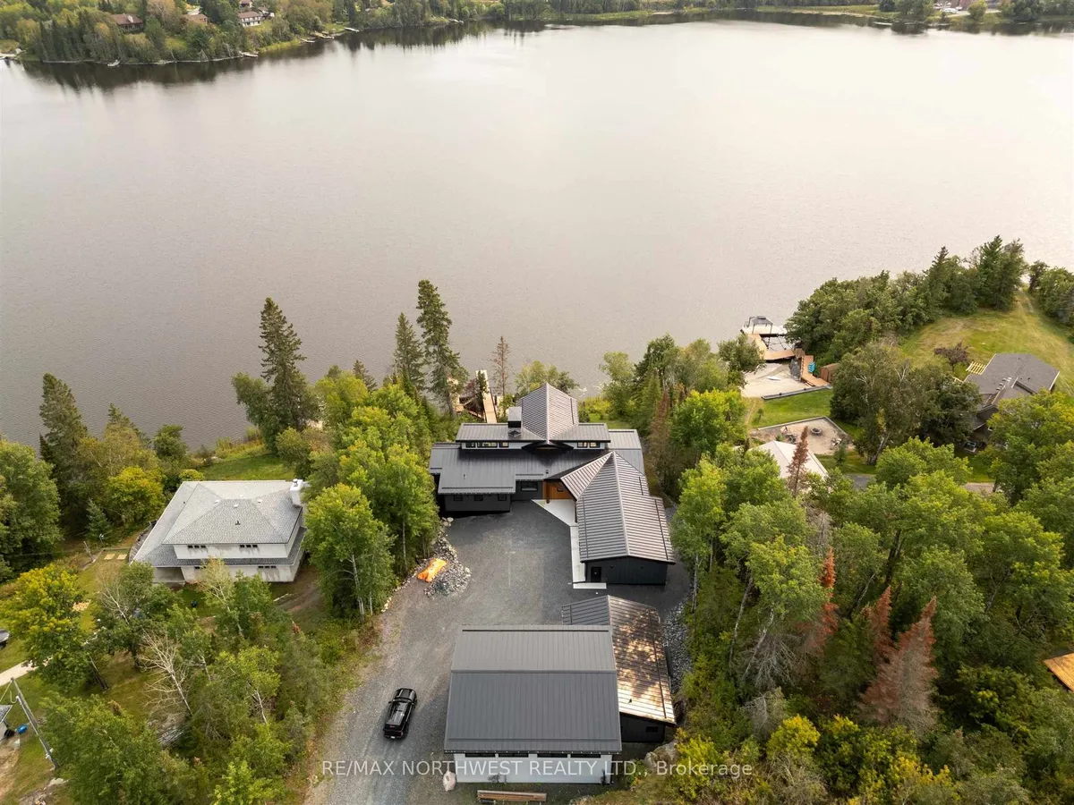 Detached in Kenora