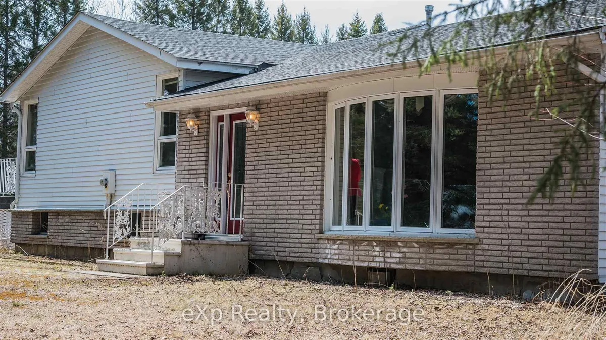 Detached in Thunder Bay