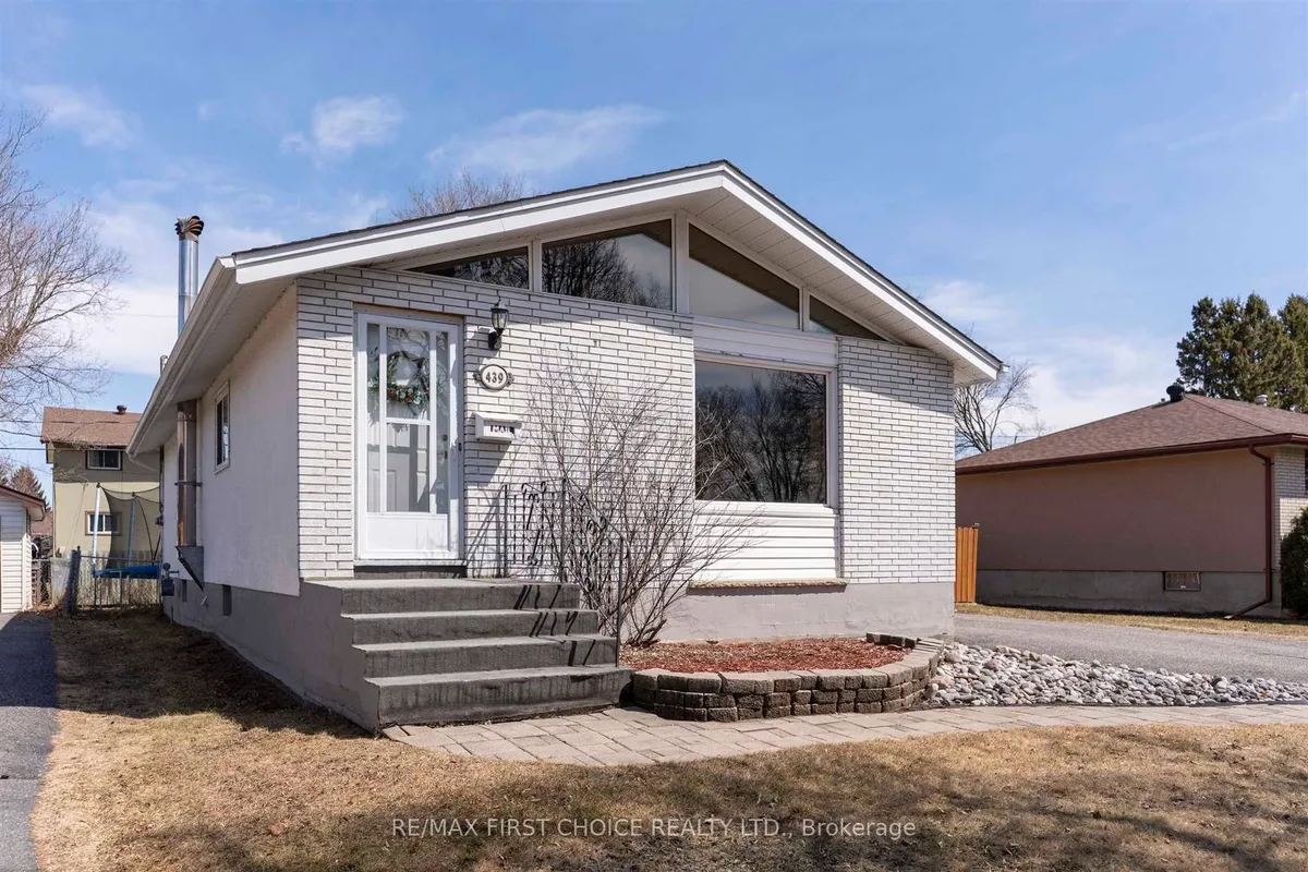 Detached in Thunder Bay