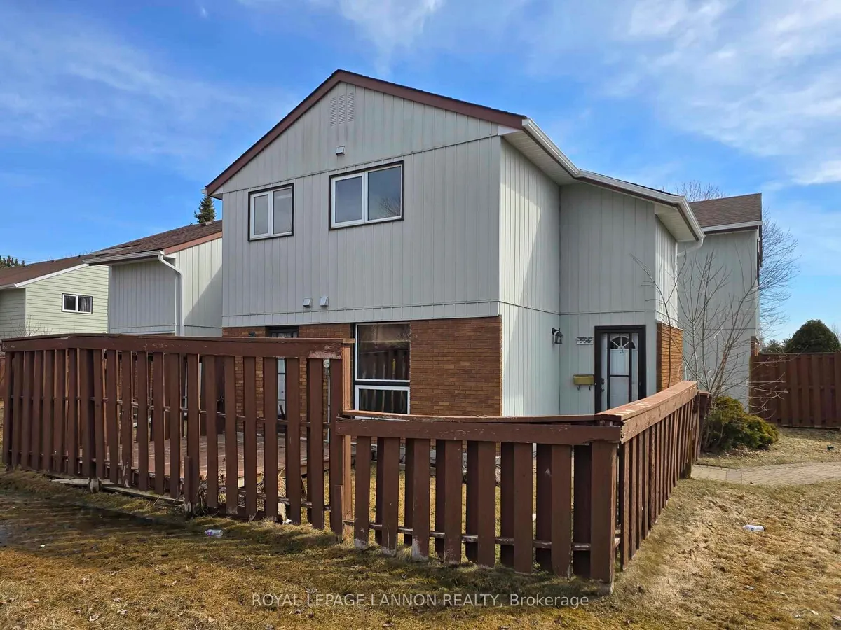Condo Townhouse in Thunder Bay