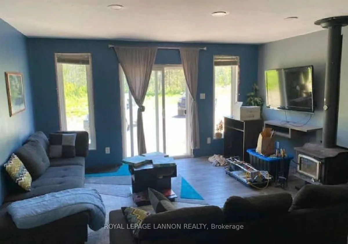 Detached in Thunder Bay Remote Area