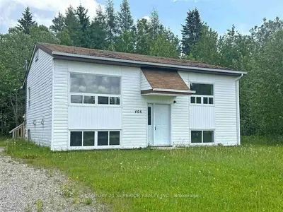 Detached in Greenstone
