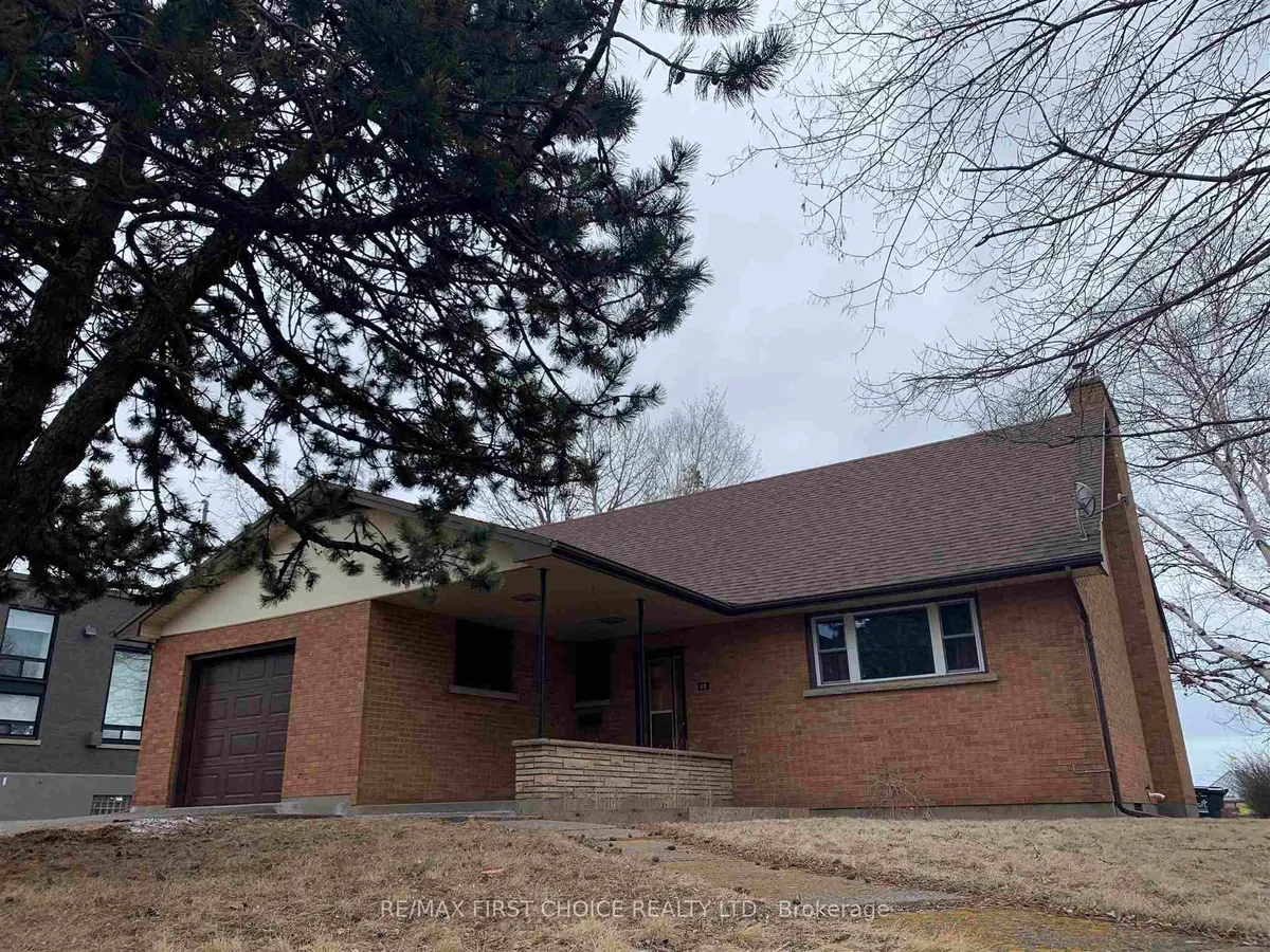 Detached in Thunder Bay