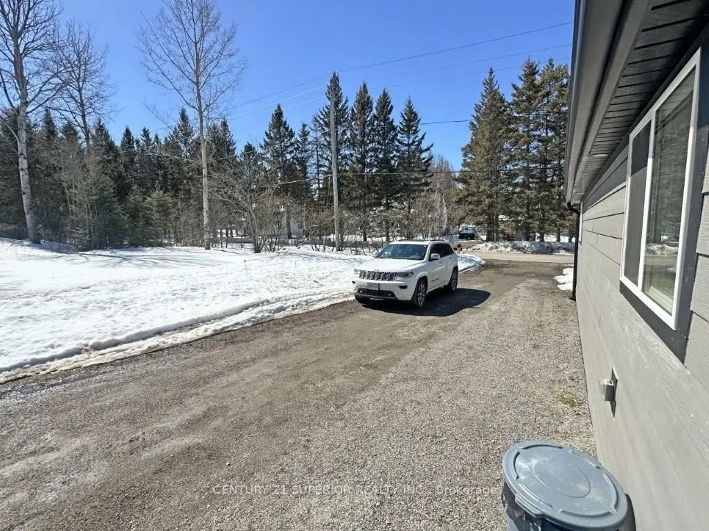 Detached in Thunder Bay