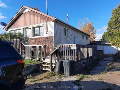 Detached in Greenstone