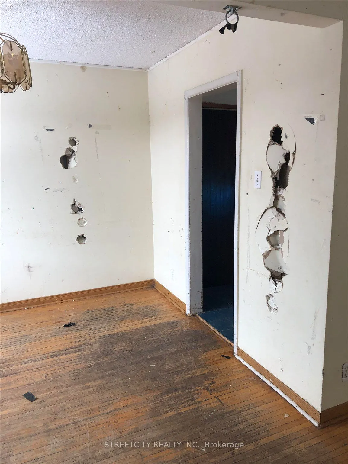 Detached in Thunder Bay