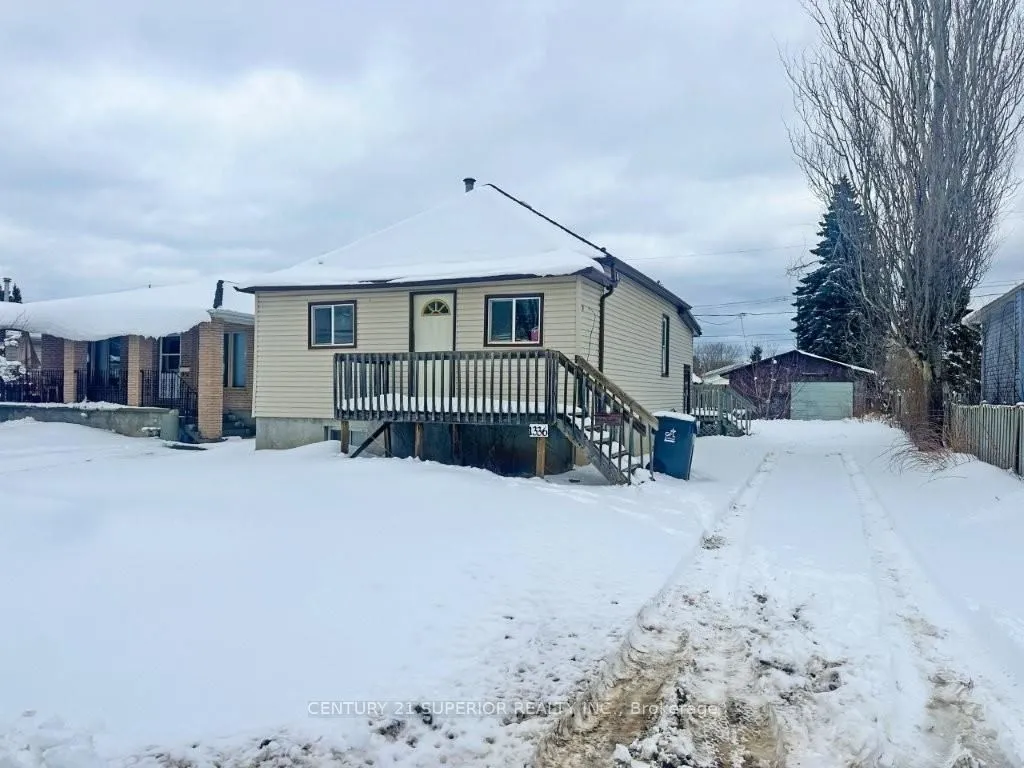 Detached in Thunder Bay