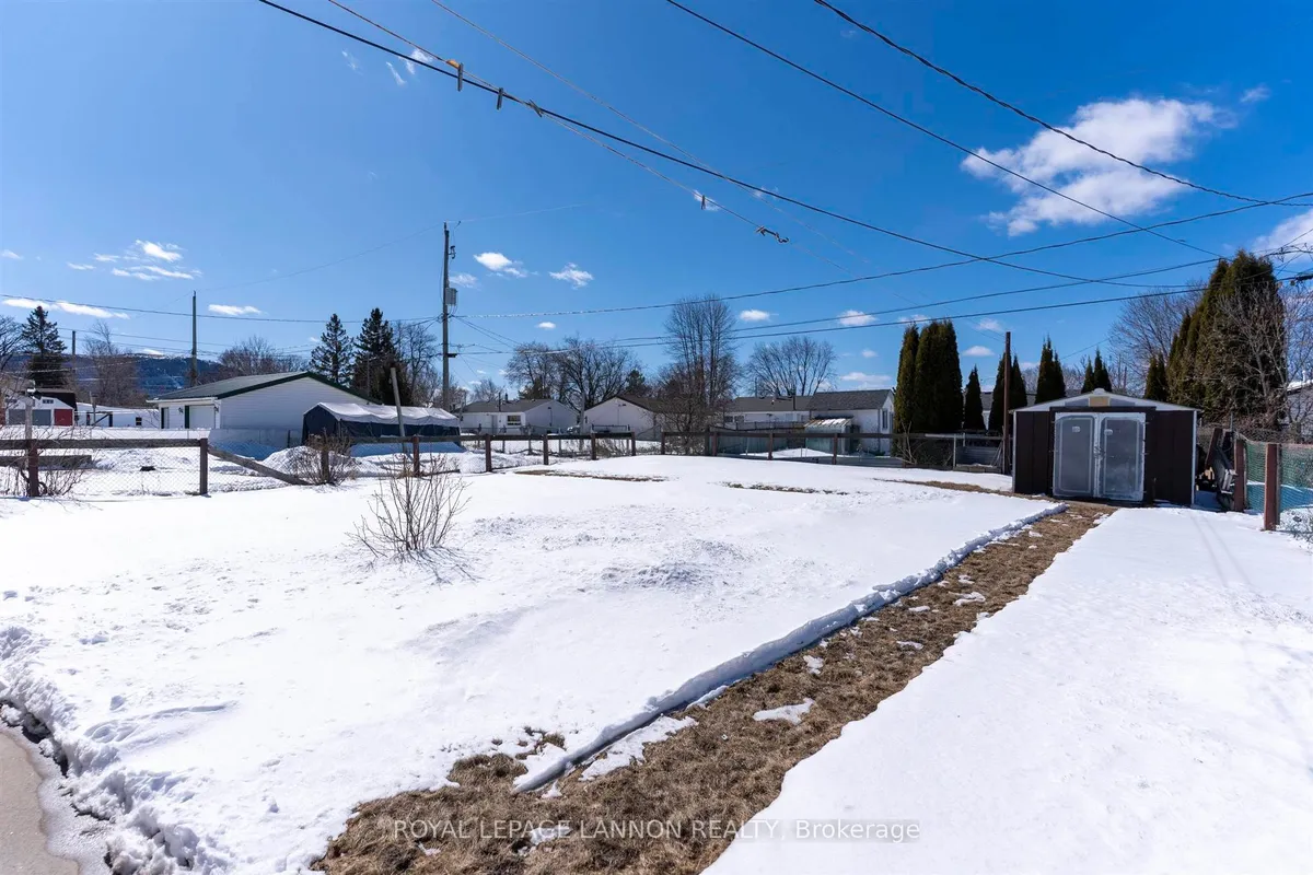 Detached in Thunder Bay