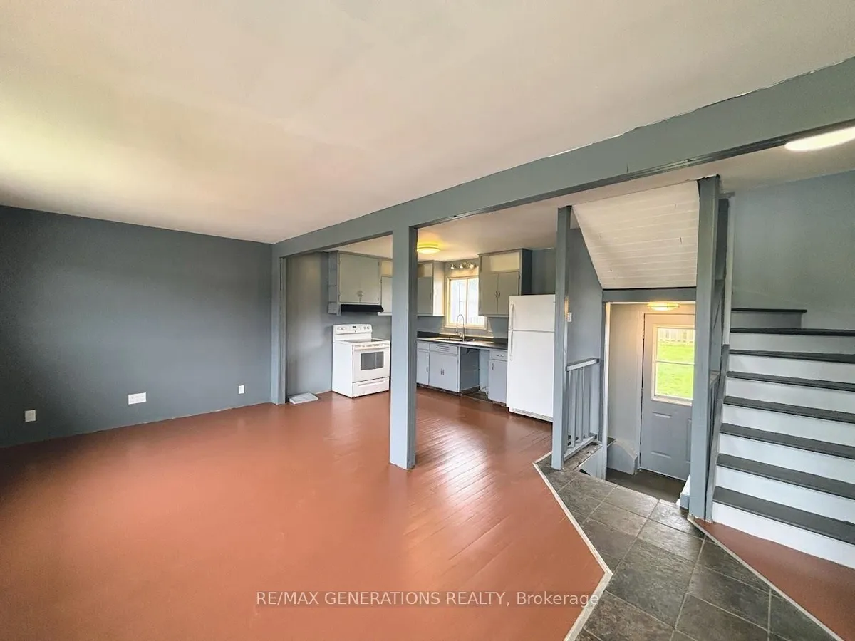Detached in Manitouwadge