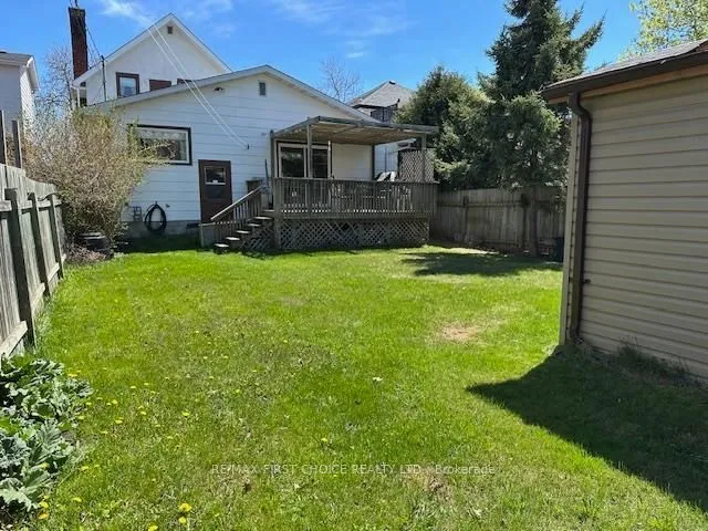 Detached in Thunder Bay