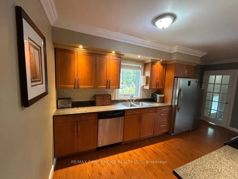 Detached in Thunder Bay