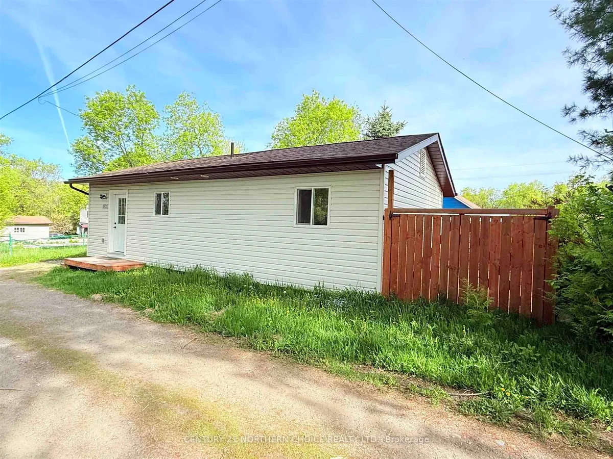 Detached in Sioux Lookout
