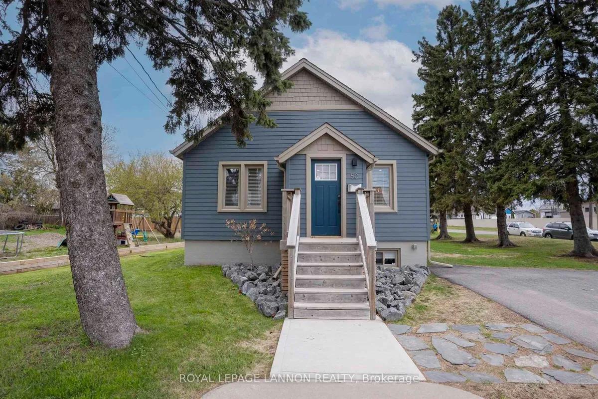 Detached in Thunder Bay