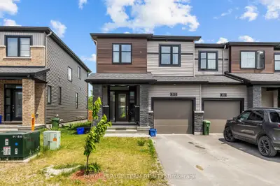 Att/Row/Townhouse in Kanata